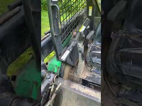 320 johnd eere skid steer cylinder removal|2000 john deere skid steer removal.